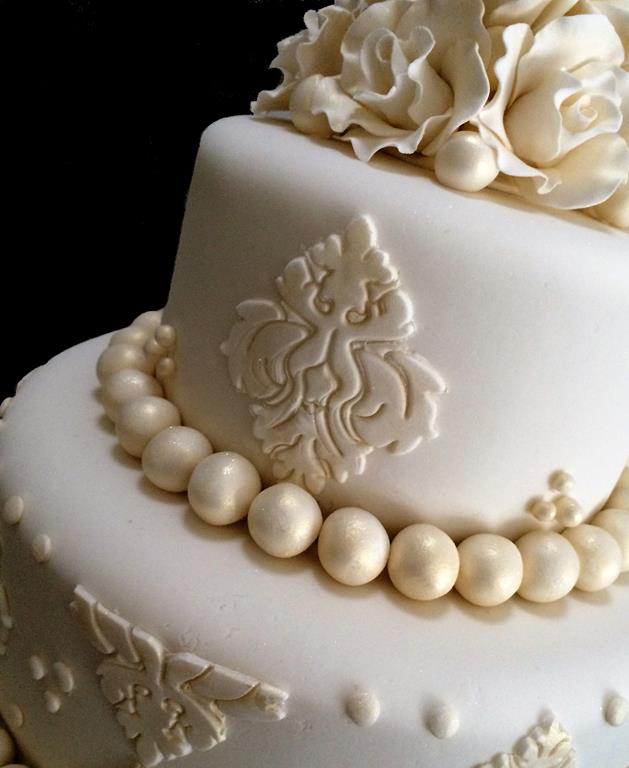 Cream Roses Wedding Cake